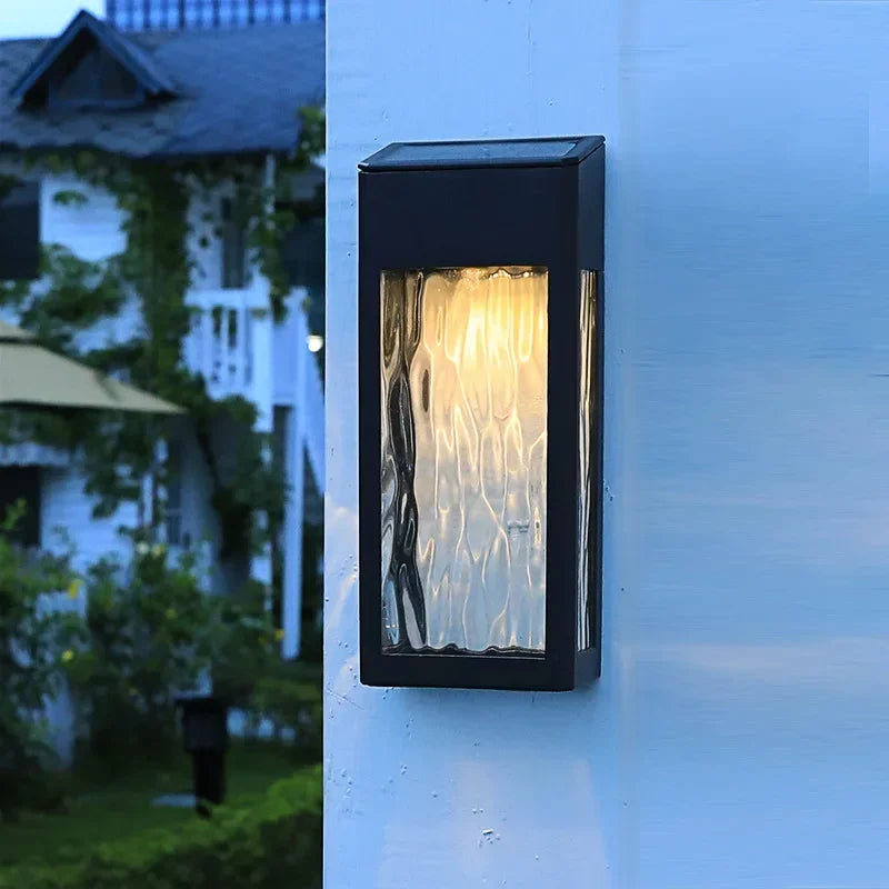 Solcellsdriven LED Vägglampa med Glasdesign – Vattentät